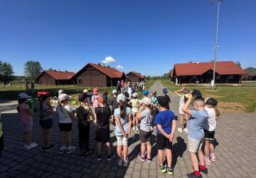 Wycieczka klas pierwszych do Centrum Aktywnego Wypoczynku „Borek” koło Bochni.